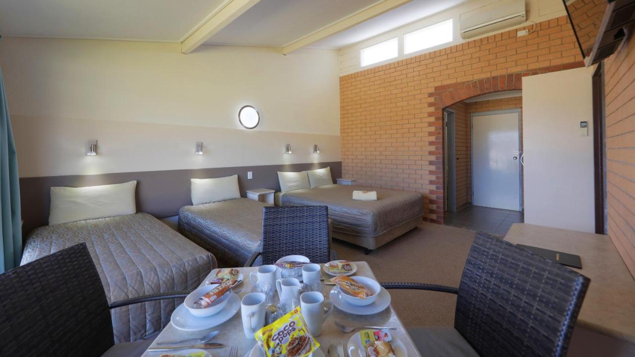 Tenterfield Motor Inn Kültér fotó