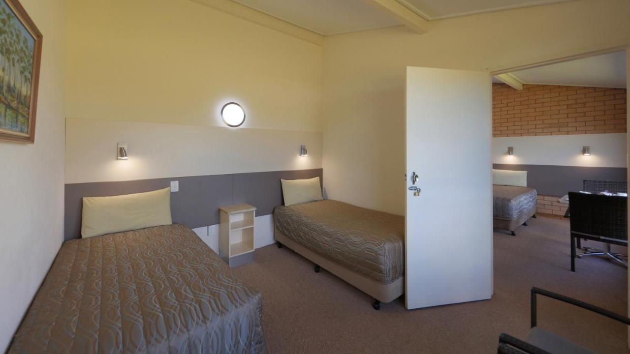 Tenterfield Motor Inn Kültér fotó